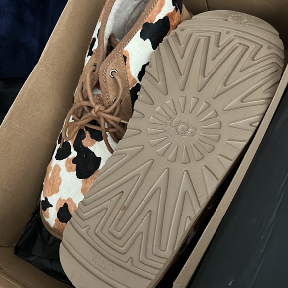 Men’s Ugg sustainable sourced cow hide - Picture 2 of 2